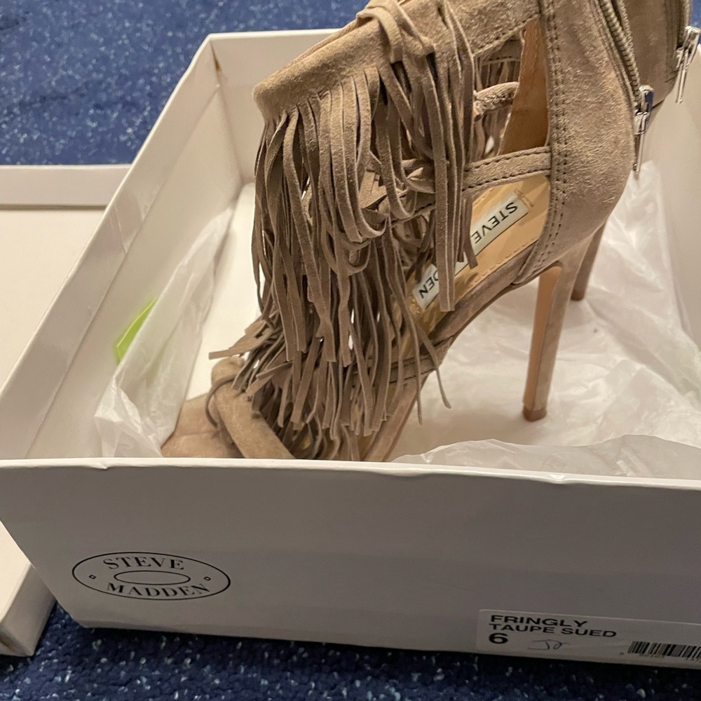 Steve Madden Fringe Taupe Suede - Size 6
